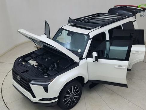 Used 2024 Lexus GX 550 w/ Accessory Package (31) AWD/4WD image 89