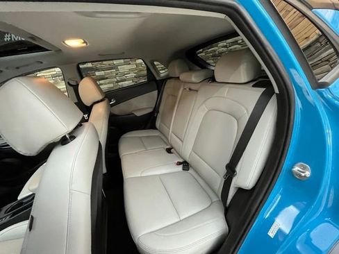 Used 2022 Hyundai Kona Limited AWD/4WD image 36