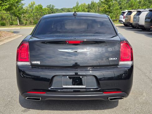 Used 2020 Chrysler 300 Touring w/ Sport Appearance Package RWD image 6