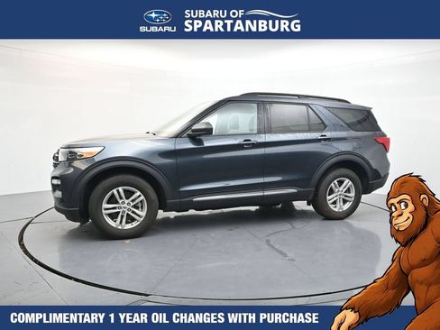 Used 2023 Ford Explorer XLT w/ Equipment Group 202A AWD/4WD image 4