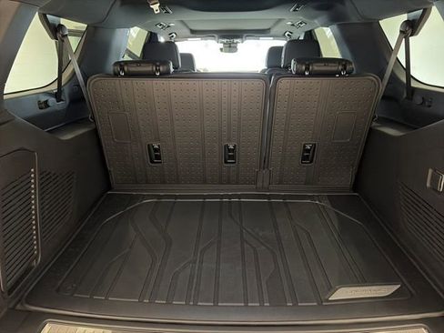 New 2026 Chevrolet Suburban High Country image 15