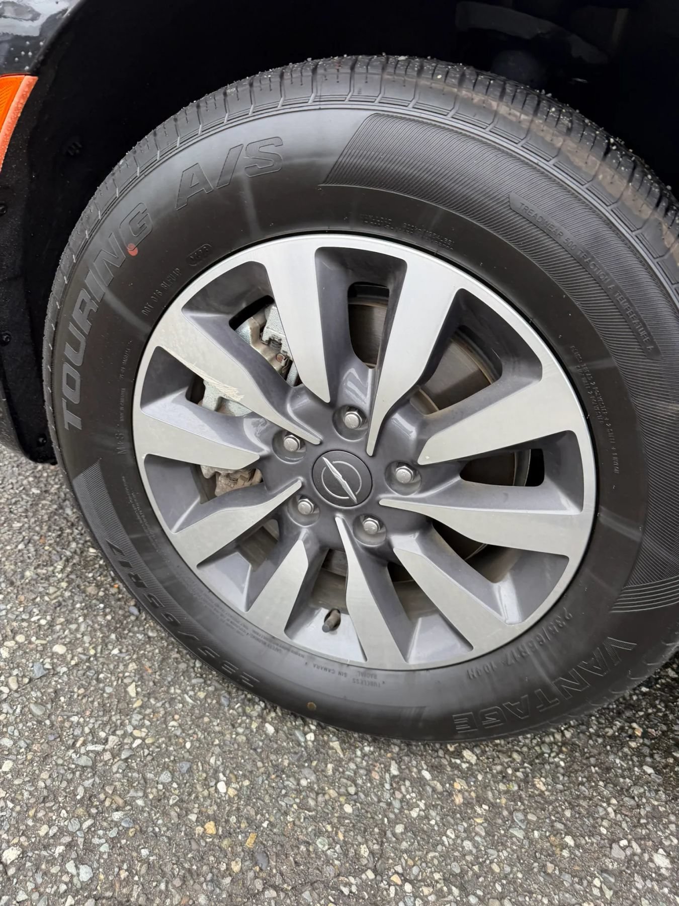 Used 2023 Chrysler Pacifica Touring-L FWD image 14