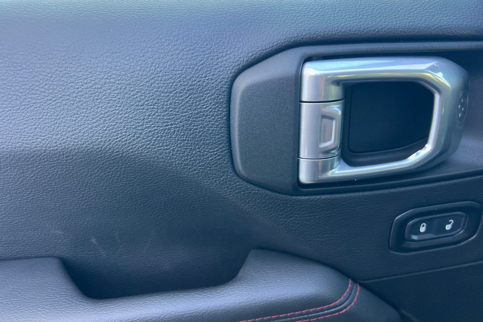 Used 2021 Jeep Wrangler Unlimited Rubicon w/ Uconnect 4C Nav & Sound Group AWD/4WD image 8