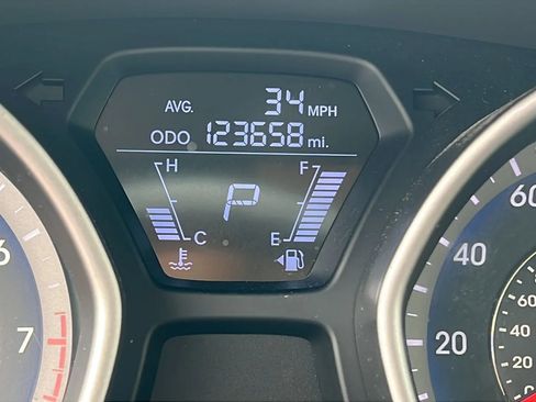 Used 2013 Hyundai Elantra GLS w/ Preferred Pkg image 13