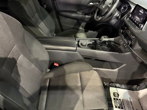 Certified 2025 Nissan Rogue SV AWD/4WD image 30