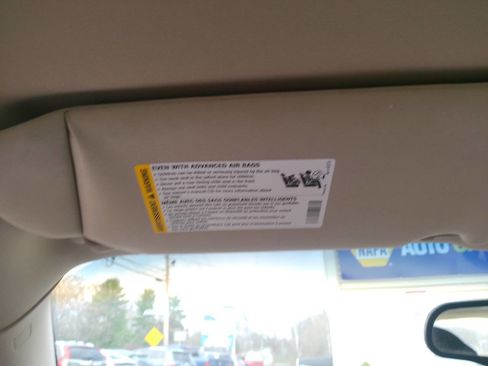 Used 2006 Buick LaCrosse CX image 35