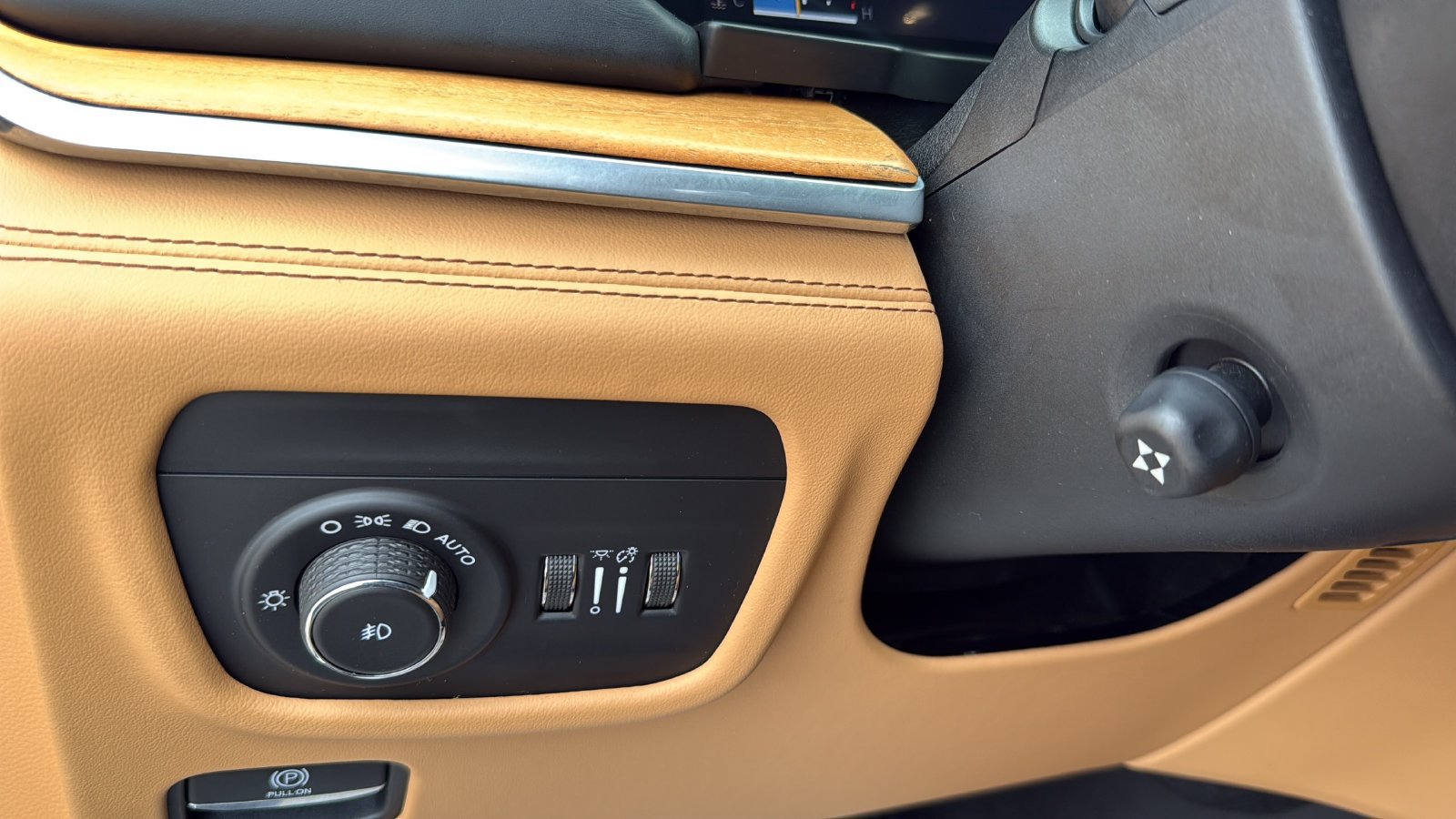 Used 2021 Jeep Grand Cherokee L Summit AWD/4WD image 17