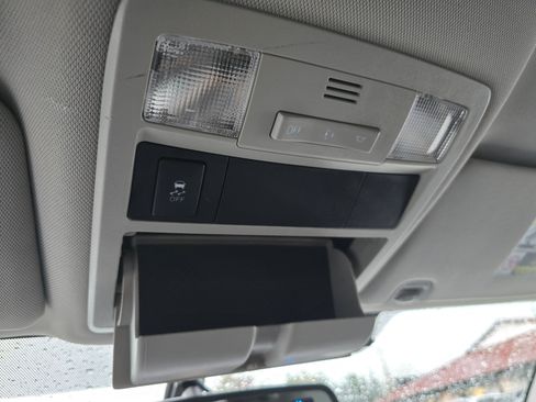 Used 2017 Toyota Tacoma SR5 image 19