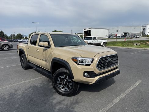 Used 2019 Toyota Tacoma TRD Off-Road AWD/4WD image 22