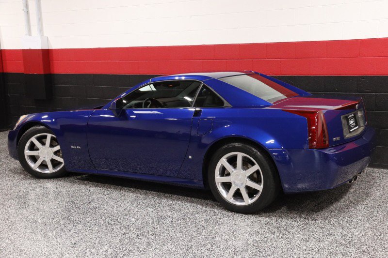 Used 2006 Cadillac XLR RWD image 24
