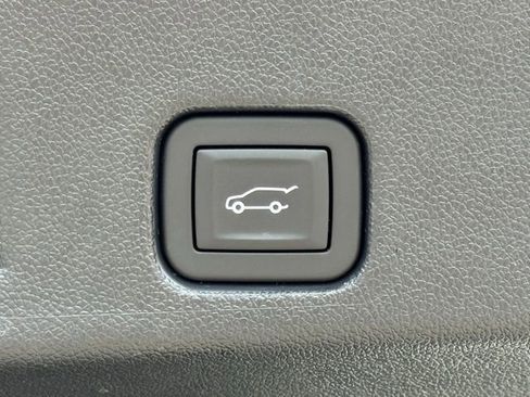 Used 2024 Chevrolet Traverse RS w/ LPO, Floor Liner Package image 40