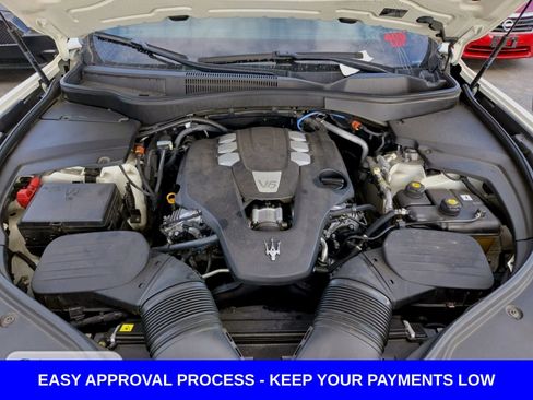 Used 2021 Maserati Levante image 9