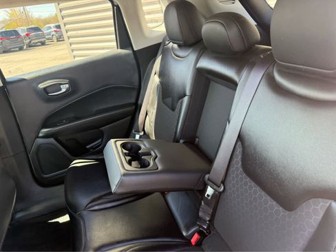 Used 2018 Jeep Compass Latitude AWD/4WD image 15