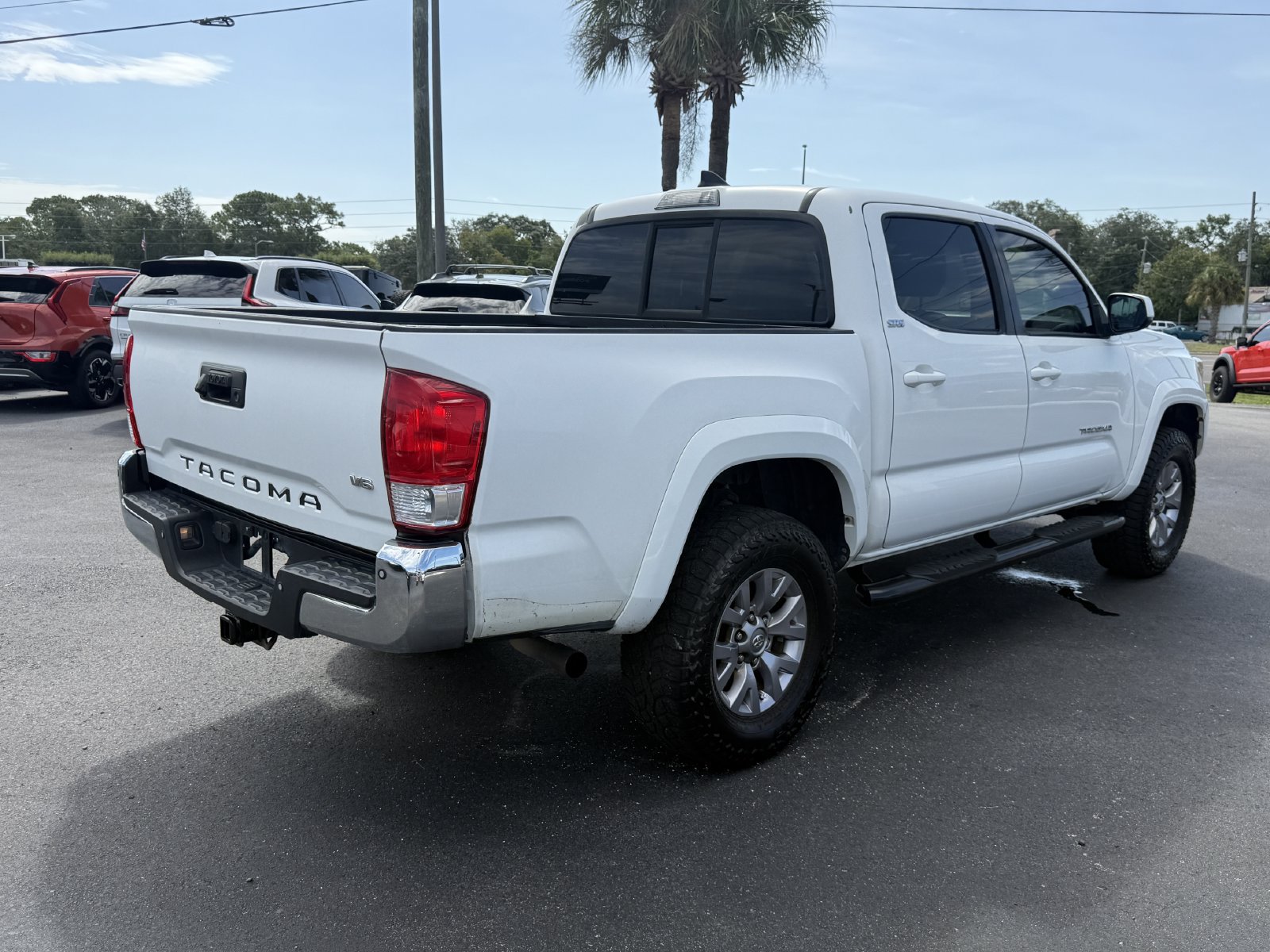 Used 2017 Toyota Tacoma SR5 RWD image 5