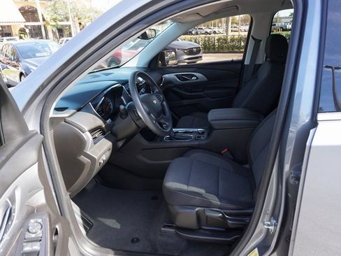 Used 2021 Chevrolet Traverse LS image 18