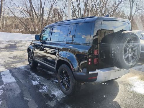 Used 2025 Land Rover Defender 110 S image 4