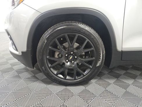 Used 2022 Chevrolet Trax LT w/ Sport Edition image 9