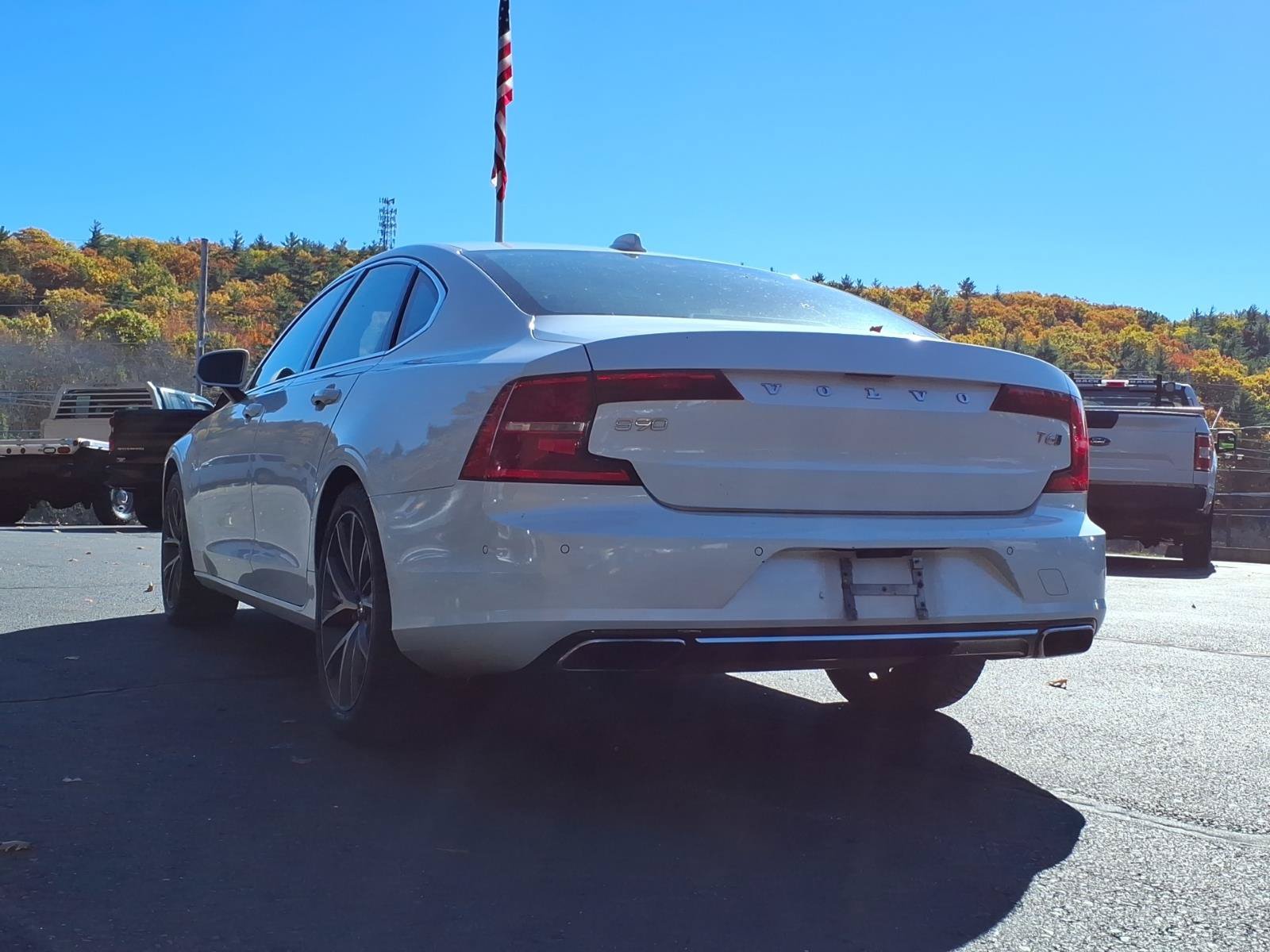 Used 2017 Volvo S90 T6 Momentum w/ Vision Package AWD/4WD image 3