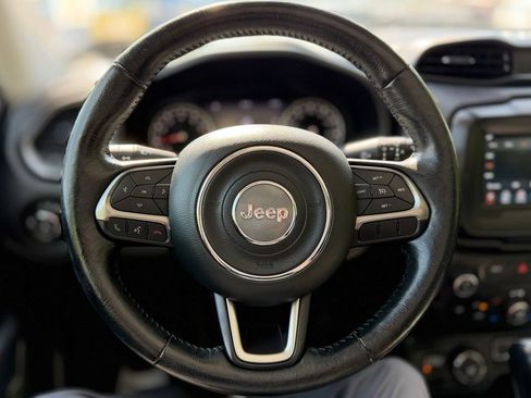 Used 2019 Jeep Renegade Limited AWD/4WD image 6