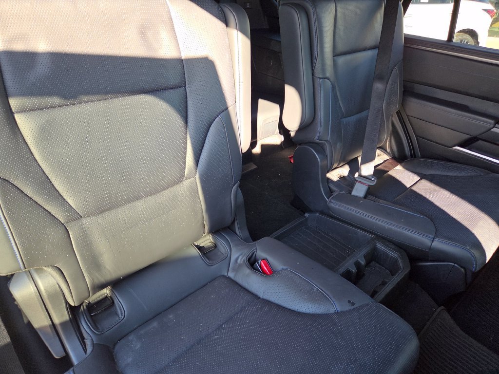 Used 2023 Toyota Sequoia Platinum AWD/4WD image 33