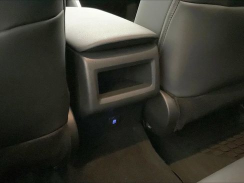 Used 2024 Toyota Camry SE image 36