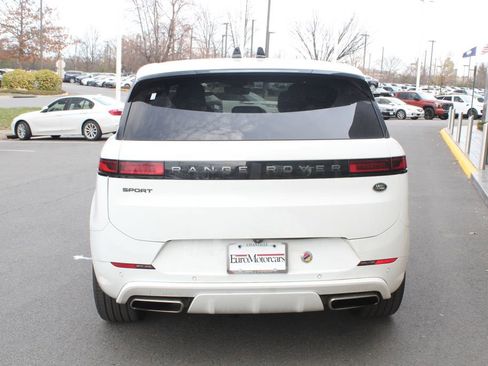 Used 2023 Land Rover Range Rover Sport SE Dynamic image 7