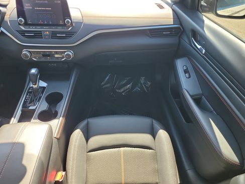 Used 2021 Nissan Altima 2.5 SR w/ SR Premium Package image 15