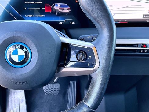 Used 2023 BMW iX xDrive50 image 23