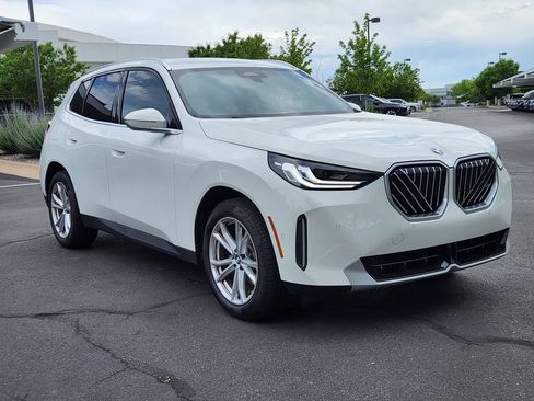 Used 2025 BMW X3 xDrive30i AWD/4WD image 4