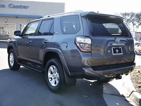 Used 2018 Toyota 4Runner SR5 Premium image 5