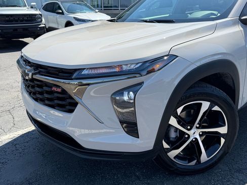 Used 2026 Chevrolet Trax RS image 18