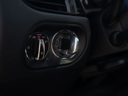 Certified 2026 Porsche Macan image 28