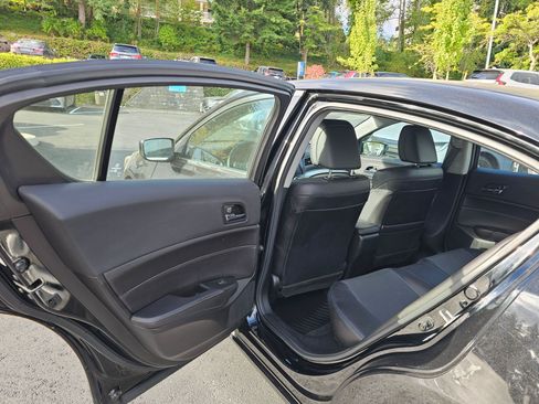 Used 2017 Acura ILX FWD image 19