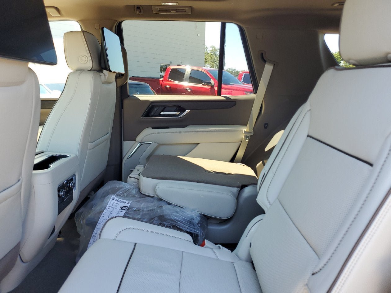New 2027 GMC Yukon Denali w/ Denali Reserve Package AWD/4WD image 11