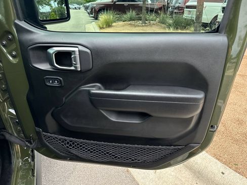 Used 2022 Jeep Wrangler Unlimited Sport AWD/4WD image 36