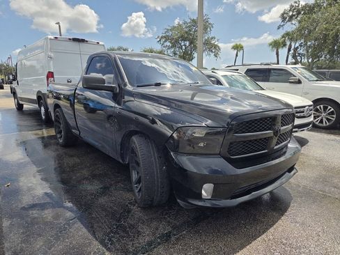 Used 2015 RAM 1500 Express RWD image 2