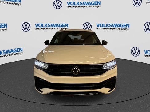 Used 2024 Volkswagen Tiguan SE R-Line FWD image 17