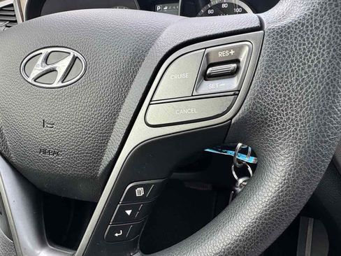 Used 2017 Hyundai Santa Fe SE w/ Cargo Package FWD image 44