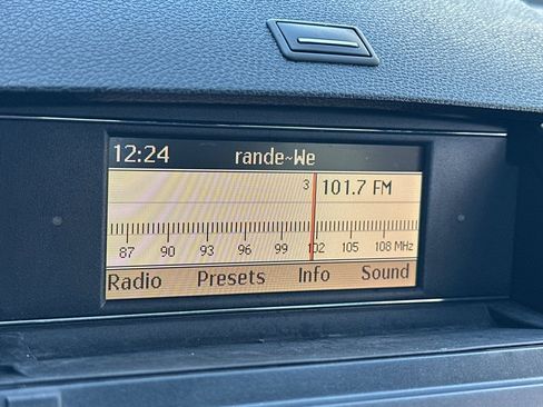 Used 2010 Mercedes-Benz C 300 Sport image 23