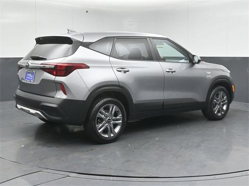 Used 2021 Kia Seltos LX image 7
