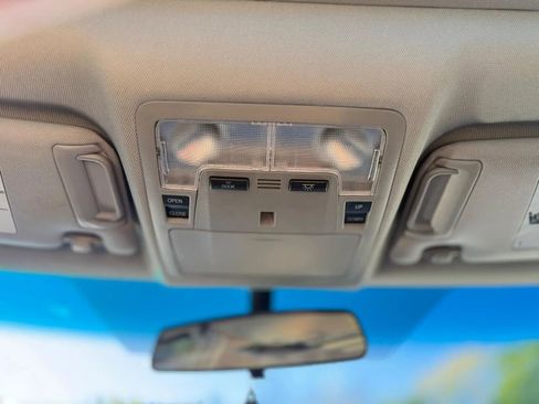 Used 2016 Toyota Camry SE w/ Moonroof Package FWD image 25