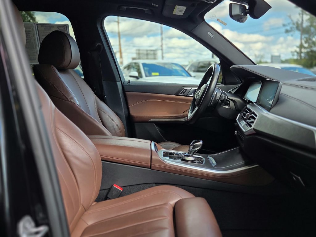 Used 2022 BMW X5 xDrive40i w/ M Sport Package AWD/4WD image 25