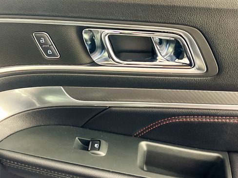 Used 2019 Ford Explorer Sport image 32
