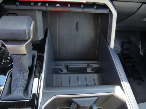 Used 2025 Toyota Tundra SR5 AWD/4WD image 31