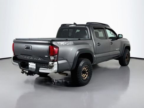Used 2019 Toyota Tacoma TRD Off-Road AWD/4WD image 5