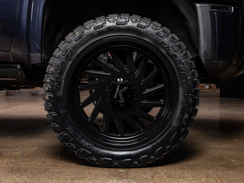 Used 2025 GMC Sierra 2500 Denali Ultimate image 12