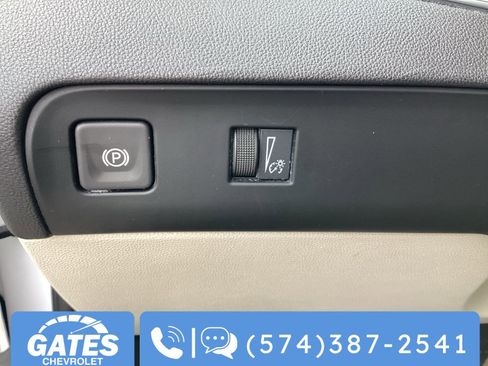 Used 2023 Buick Enclave Essence w/ Experience Buick Package image 30