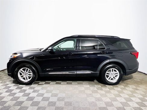 Used 2025 Ford Explorer Active image 5
