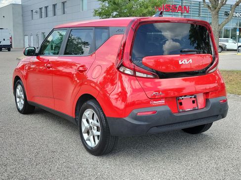 Used 2022 Kia Soul S FWD image 7