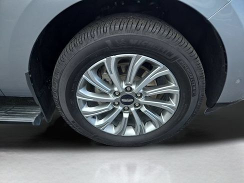 Used 2024 Lincoln Navigator Premiere AWD/4WD image 39